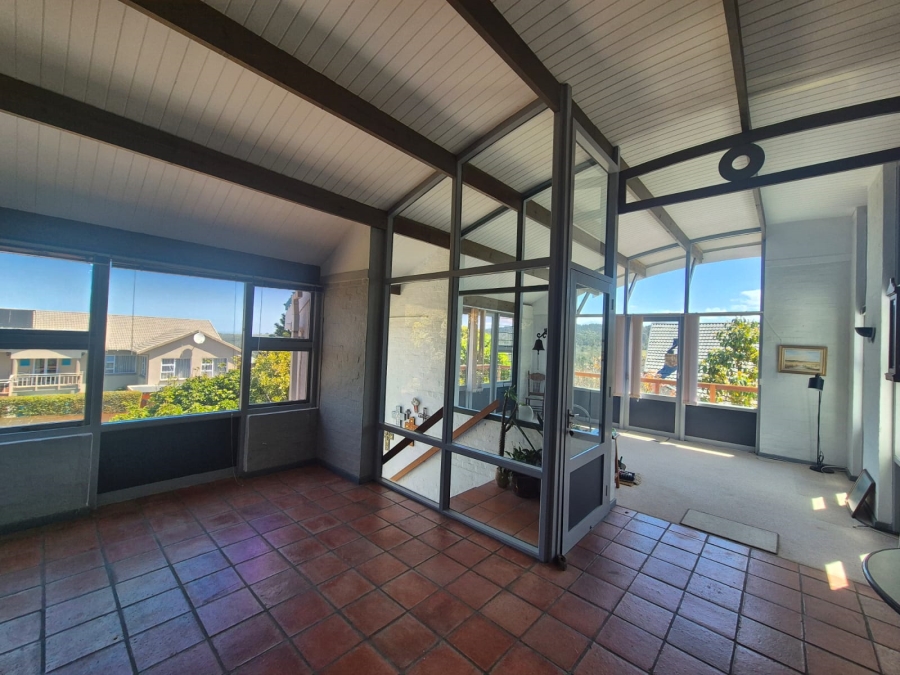 5 Bedroom Property for Sale in Herolds Bay Western Cape